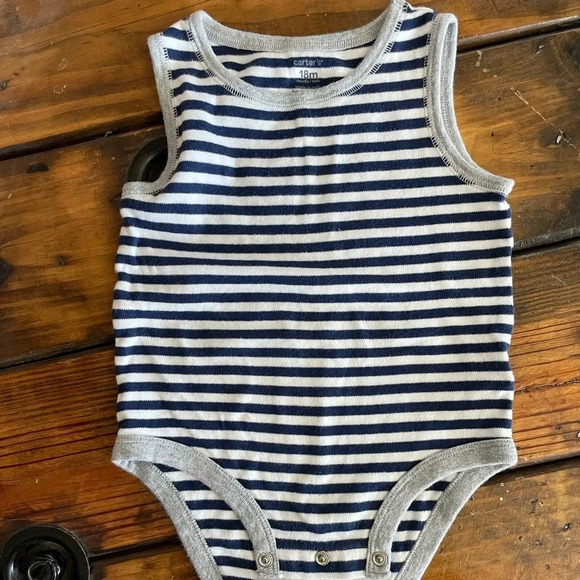 Carter’s Infant Outfit Striped Onesie Blue Shorts 18 Months - Picture 2 of 4